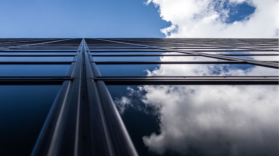 corporate | espoir | bâtiment |ciel | nuages